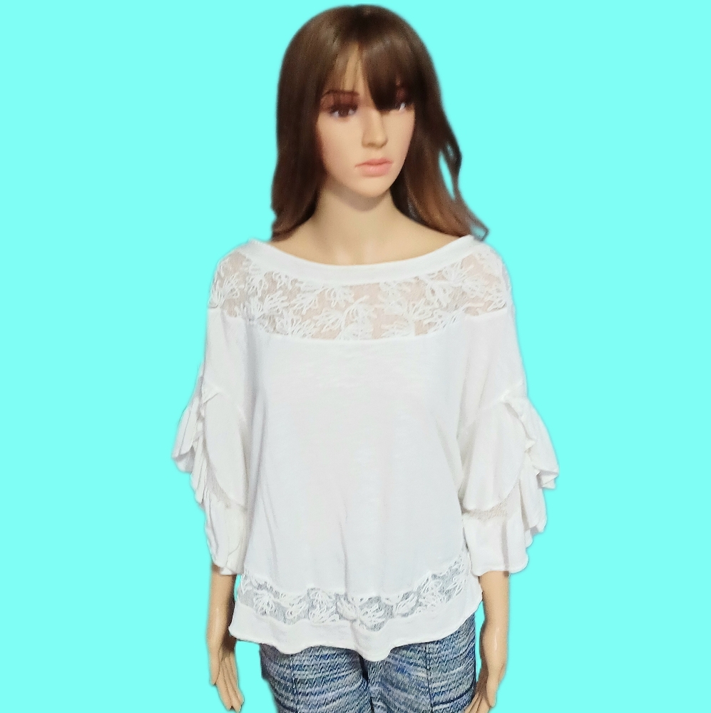 Free people oversized flutter sleeve lace medium boho top